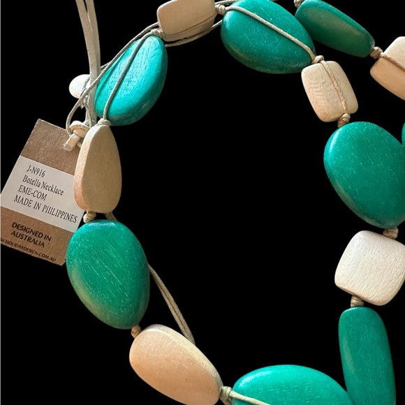 New, Bundle Holiday jewelry 3 pair earrings, 2 necklaces - Picture 2 of 4